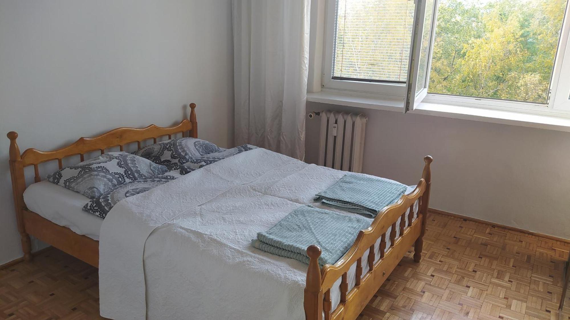 Uroczy Apartament Z Bezplatnych Parkingiem وارسو المظهر الخارجي الصورة